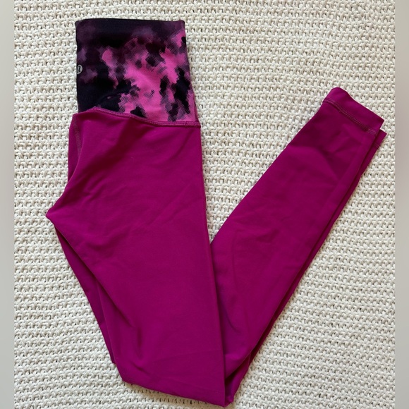 Fun Lululemon Pink Leggings - Picture 1 of 4